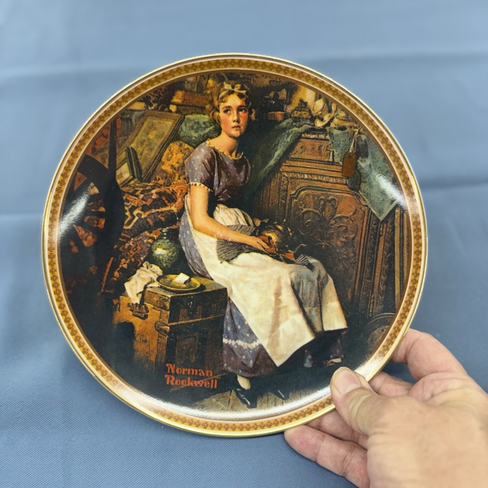 Norman Rockwell DREAMING IN THE ATTIC 1981 Rediscovered Women Collector Plate